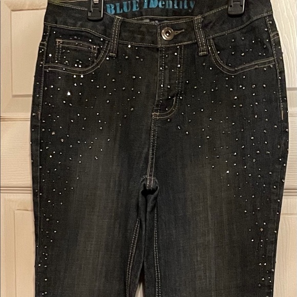 Blue Identity Studded Jeans 👖 Inseam 28” - Picture 1 of 3